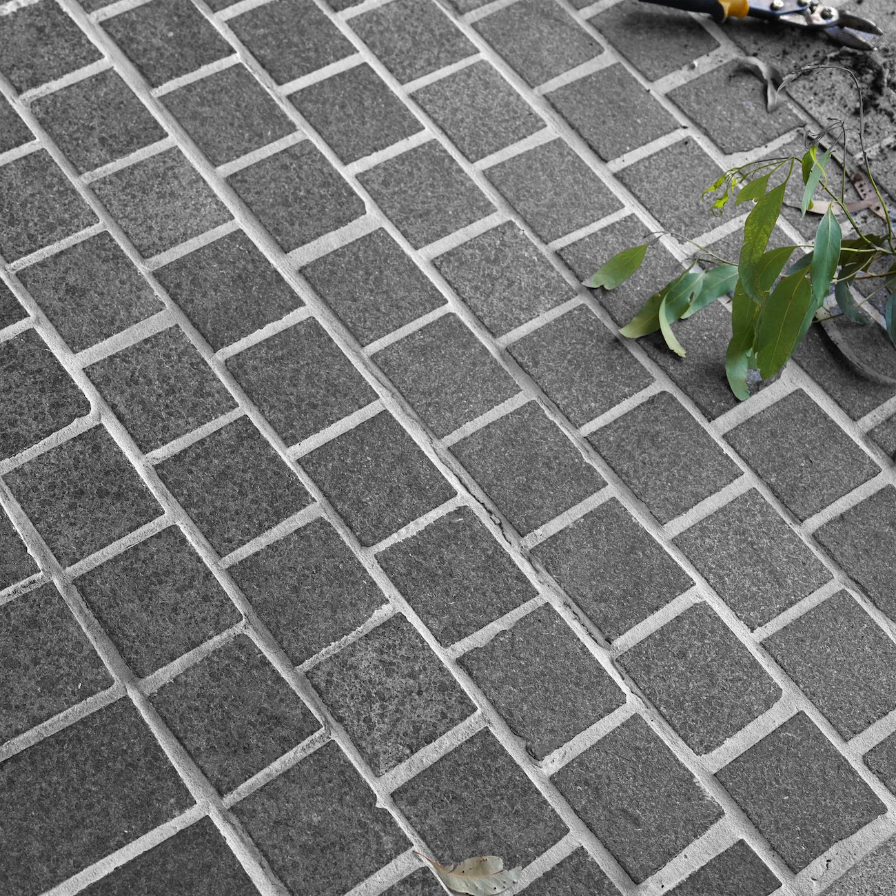 Raven Black Granite Cobblestones